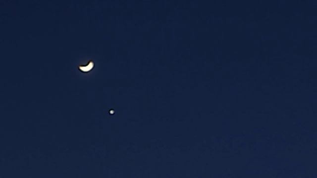 Парад планет 24 марта 2023, Луна и Венера смотреть онлайн