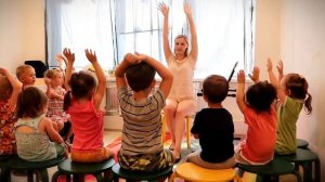 Музыкальные занятия для развития восприятия и мышления малышей.