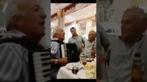 Гамид Саидов поёт для друзей, очень красивая музыка🎤🎼🎹🎶 👍👏