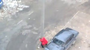 Пьяный мужик думает, что столб -- это меч Эскалибур