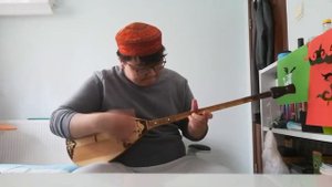 Китаец с Пекина учит Ногайские песни Nogai til Nogai Dombra супер стремление💪🏼🤝👍