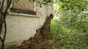 Даже паспорт забыли.Ушли быстро,оставили всё.Заброшенная деревня.Ярославская область