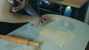 Круассаны из готового слоёного дрожжевого теста с лимонной начинкой, простой и вкусный рецепт