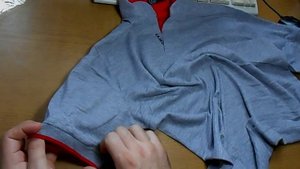 Серая футболка с воротником