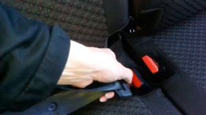 Видео: Как застегнуть ремень безопасности в ЛАДА ЛАРГУС (LADA LARGUS) на заднем сиденье?