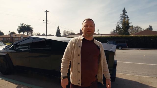 Tesla Cybertruck едет в Москву! Обзор стального пикапа от Илона Маска
