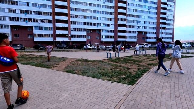 Караганда 2022. Дворы без площадок/суровые будни детей