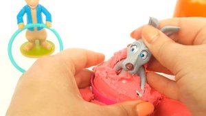 Сюрпризы. Кинетический Песок Учить Цвета Игрушки из мультика  Свинка Пеппа.