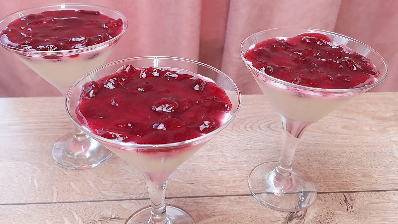 Десерт "Вишня в кокосе". Нежный, вкусный и очень эффектный десерт, а главное полезный.