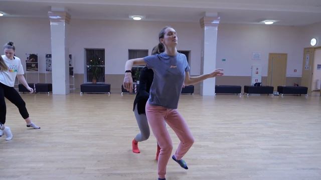 мастер-класс Ксении Михеевой «Современный танец на границах техник»