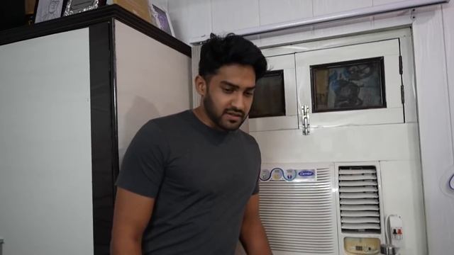 STEALING @triggeredinsaan's DIAMOND PLAY BUTTON!! #vlog2 смотреть онлайн