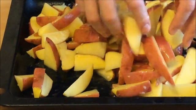 Картофель по деревенски. Как приготовить картофель запеченный в духовке.