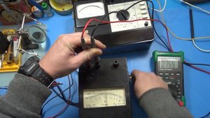 Мегаомметр М4100/4 1976 года. Батарейки ему не нужны!
