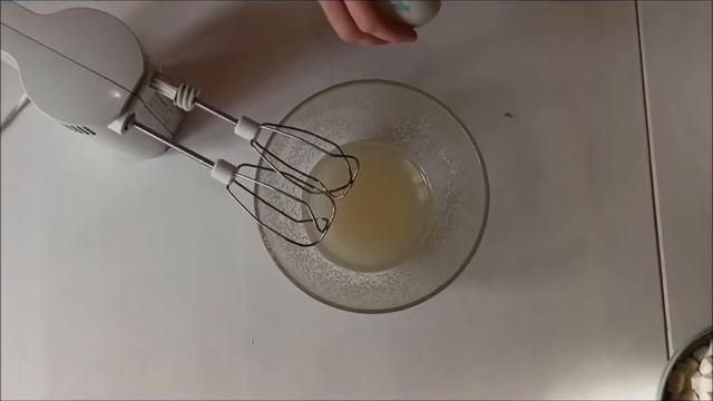 Как приготовить капкейки с черным кунжутом.