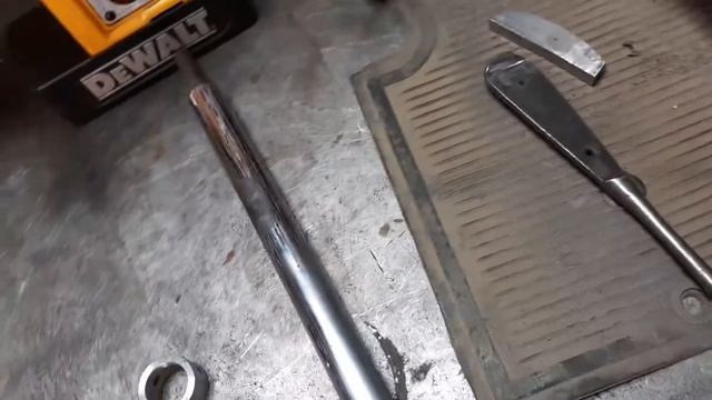 Возвращение в строй сверлильного станка на магнитной подошве DeWalt 21620 смотреть онлайн