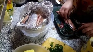 Подарок от свекрови получили, тестирую пароварку, очень вкусная рыба с картошкой в пароварке.