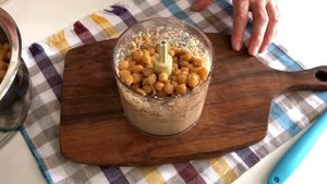 Ближневосточная кухня, паста из нута - Хумус.