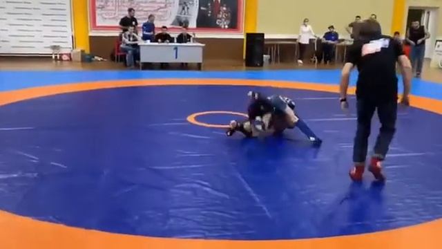 Турнир по ММА .Возраст 8-9 лет.Первый бой. Победа смотреть онлайн