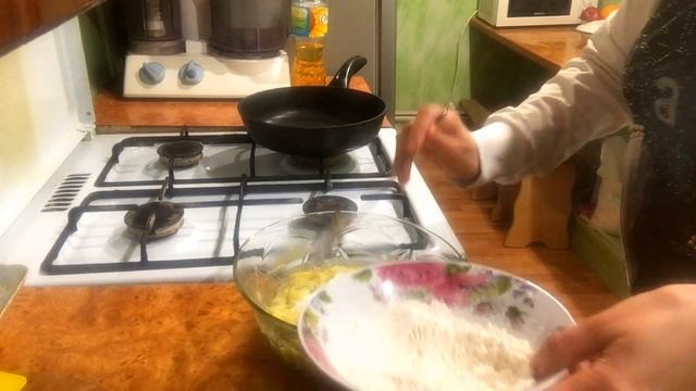 Первый раз готовлю зразы картофельные с грибами и вкусным соусом.