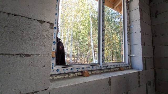 ПЕРВЫЙ ОПЫТ! УСТАНОВКА ПЛАСТИКОВОГО ОКНА СВОИМИ РУКАМИ!