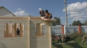 Садовый домик из минибруса с верандой