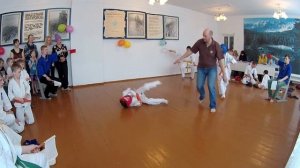 Бой карате киокушинкай в категории 7-8 лет Карпинск Карат Максим Тунгусков и Сережа Гусев