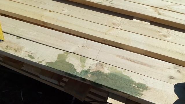 Разметка и резка досок ручной циркуляркой смотреть онлайн