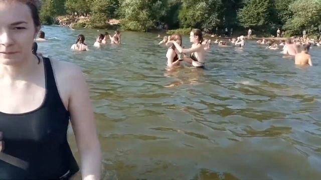 VLOG: УМИРАЕМ ОТ ЖАРЫ / АЛИНЕ ДОСТАЛОСЬ! / искупались БЛИН! смотреть онлайн