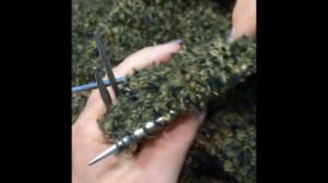 лайфхак, подгиб вязаного изделия из буклированой пряжи.