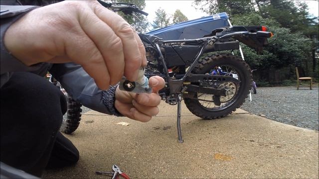 XT 225 CLARKE FUEL TANK INSTALLATION смотреть онлайн