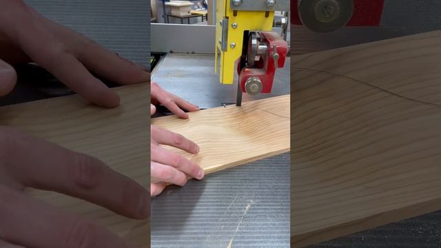 Before dovetailing these linen trays I first shape the sides.....#woodwork