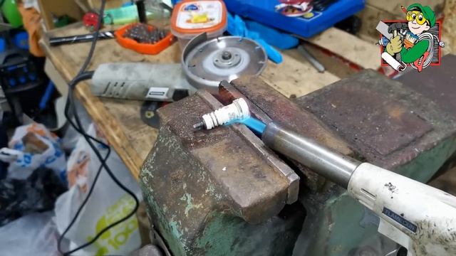Как разобрать свечу зажигания, достать электрод, (для пескоструя).