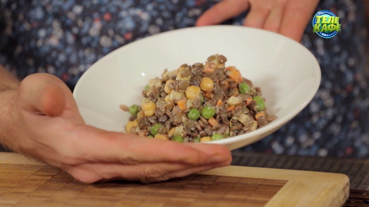 Чечевица с жареными овощами, кокосовым молоком и нутом. Очень сытное вегетарианское блюдо