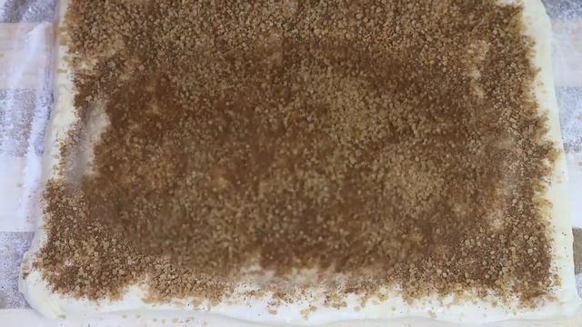 Язычки из слоеного теста с сахаром и корицей. Домашняя выпечка к чаю