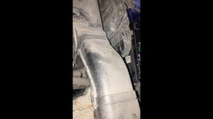 Дребезг патрубка воздушного фильтра Лансер 10