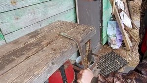 Не выбрасывайте декоративного сломанного аиста. Сделал самодельное гнездо аиста.