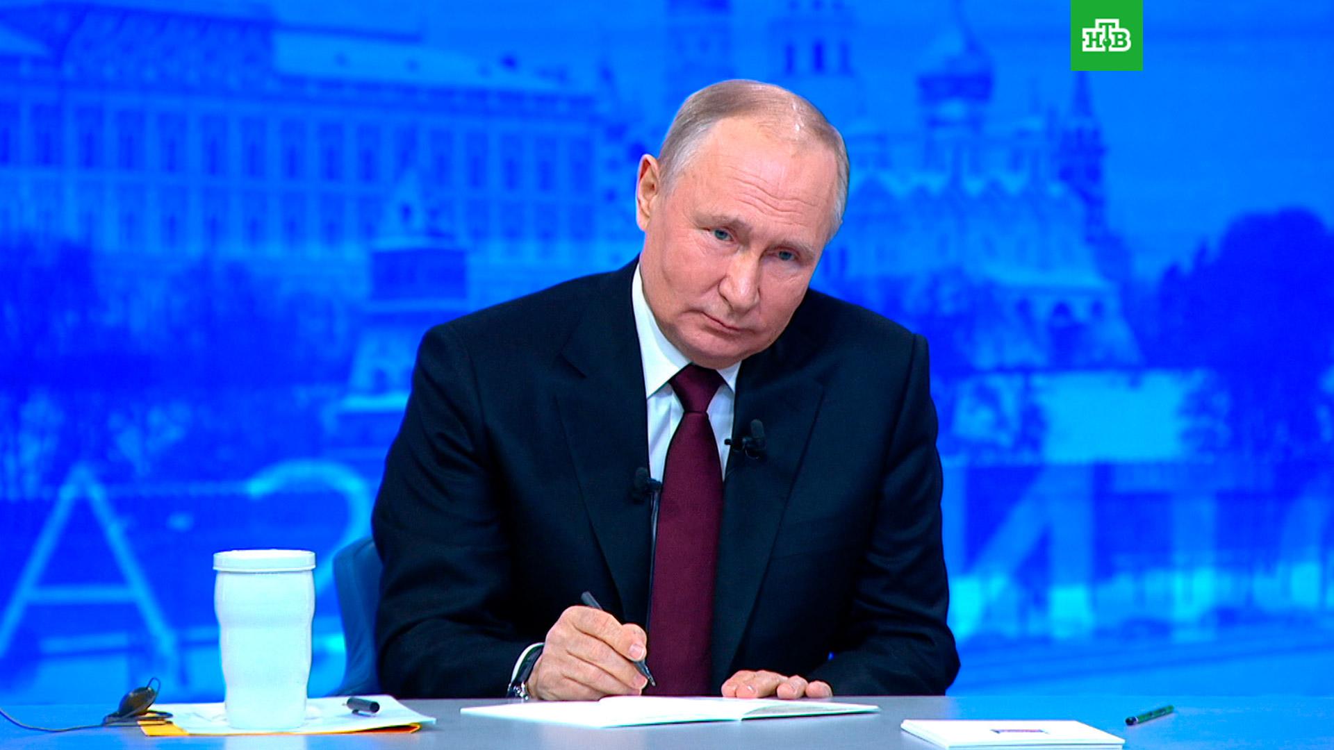 Путин: комиссии за оплату ЖКХ быть не должно