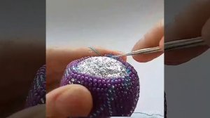 Елочный шар из бисера. Вязание крючком.