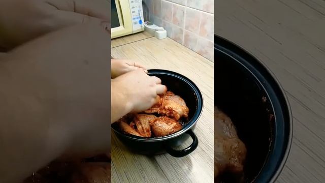 Ужин в деревне. Маринованные куриные бедрышки на гриле. смотреть онлайн