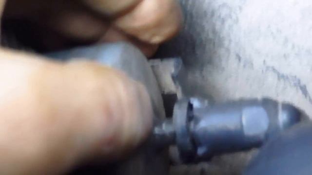 Замена топливного фильтра VOLKSWAGEN POLO 6N смотреть онлайн