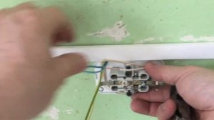 Ставлю накладную проходную розетку