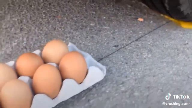 Машина раздавила яиц смотреть онлайн