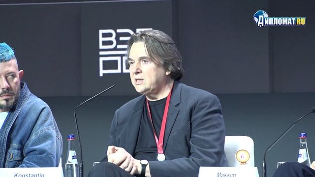 Константин Эрнст развенчал миф о пользе красного вина