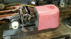 Классный станок,для заточки сверла,двигатель от стиралки и редуктор от болгарки!