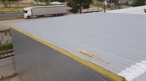 Монтаж кровельных сэндвич-панелей. г.Сургут. Узлы примыкания.