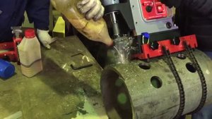 Магнитный станок МС-8. Сверление отверстия в трубах
