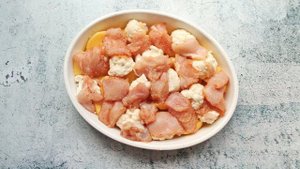 Курица с картошкой и цветной капустой в духовке