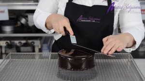 Черная Зеркальная Глазурь 2d2 by Мария Селянина - Кондитерский курс - PastryCampus.RU