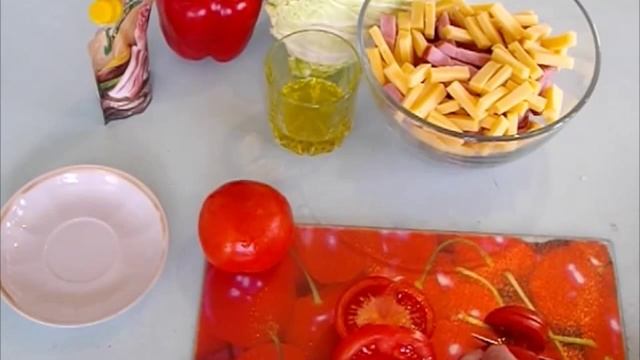 Салат «Итальянский» с Сыром, Ветчиной и Овощами кулинарный видео рецепт смотреть онлайн