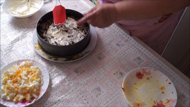 САЛАТ "УЛЁТ" / УЛЕТАЕТ СО СТОЛА САМЫМ ПЕРВЫМ смотреть онлайн